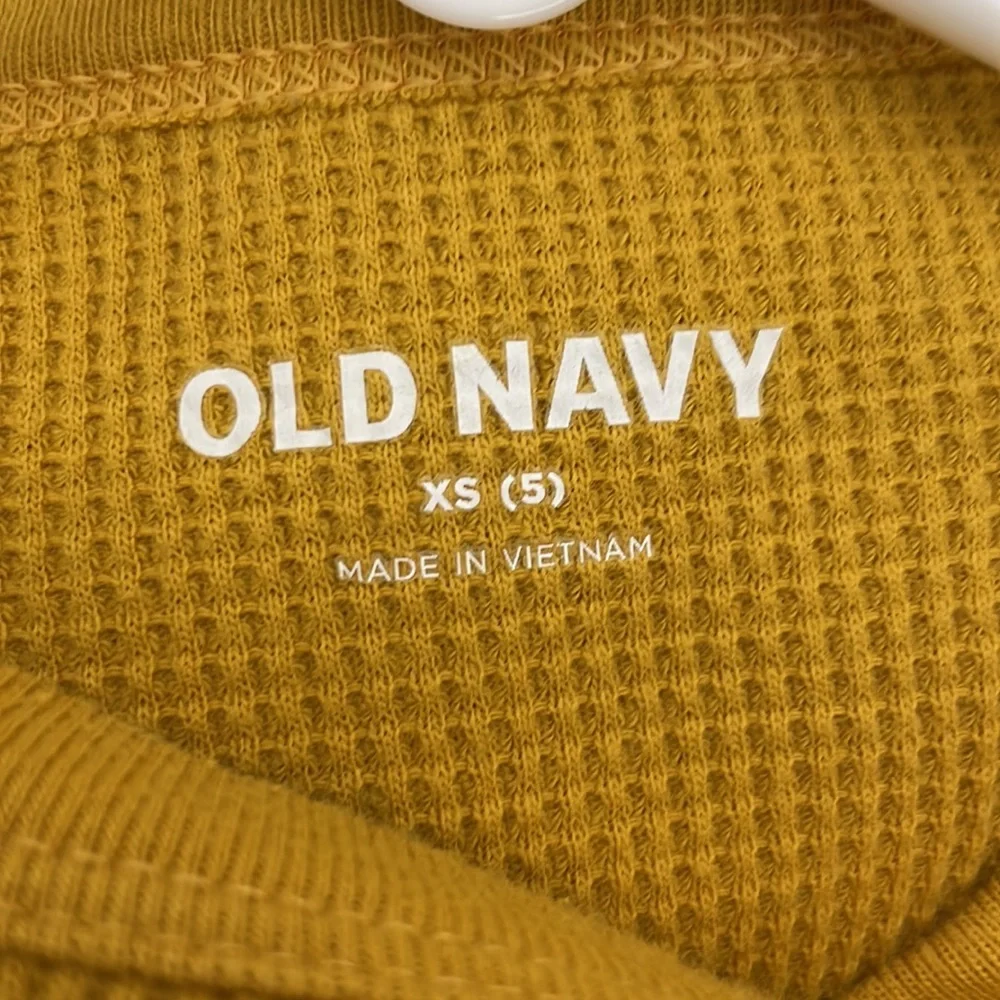 Old Navy waffle long sleeve shirt - Picture 3 of 5
